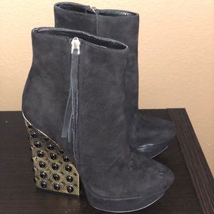 Boutique 9 booties